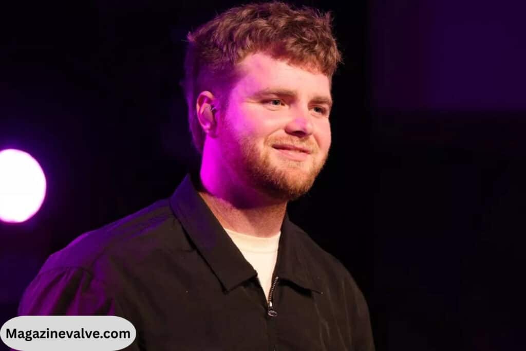 Alex Warren Tours